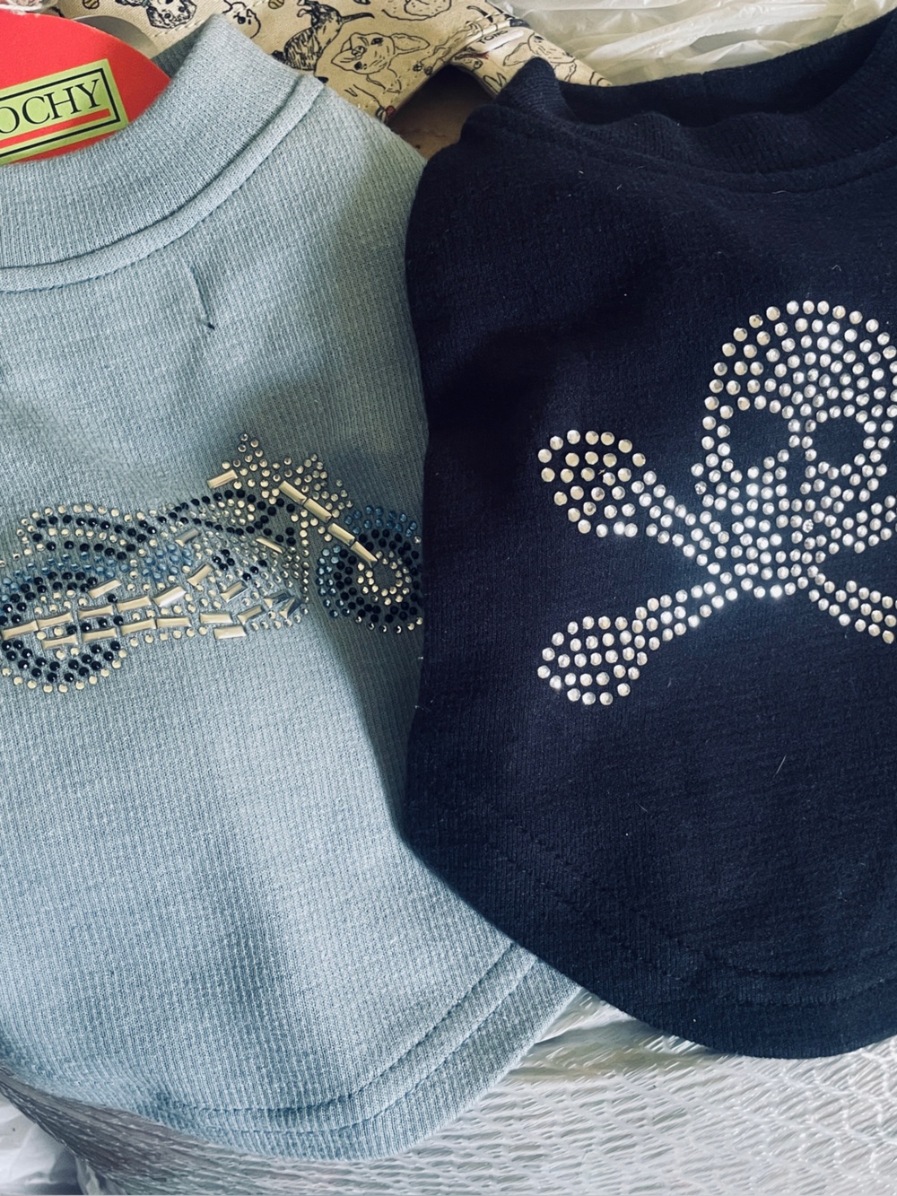 2 new dog sweaters vipoochy xs s rhinstones